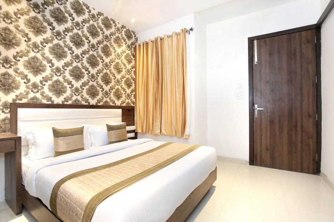Hotel O Grand Star Amritszár Kültér fotó