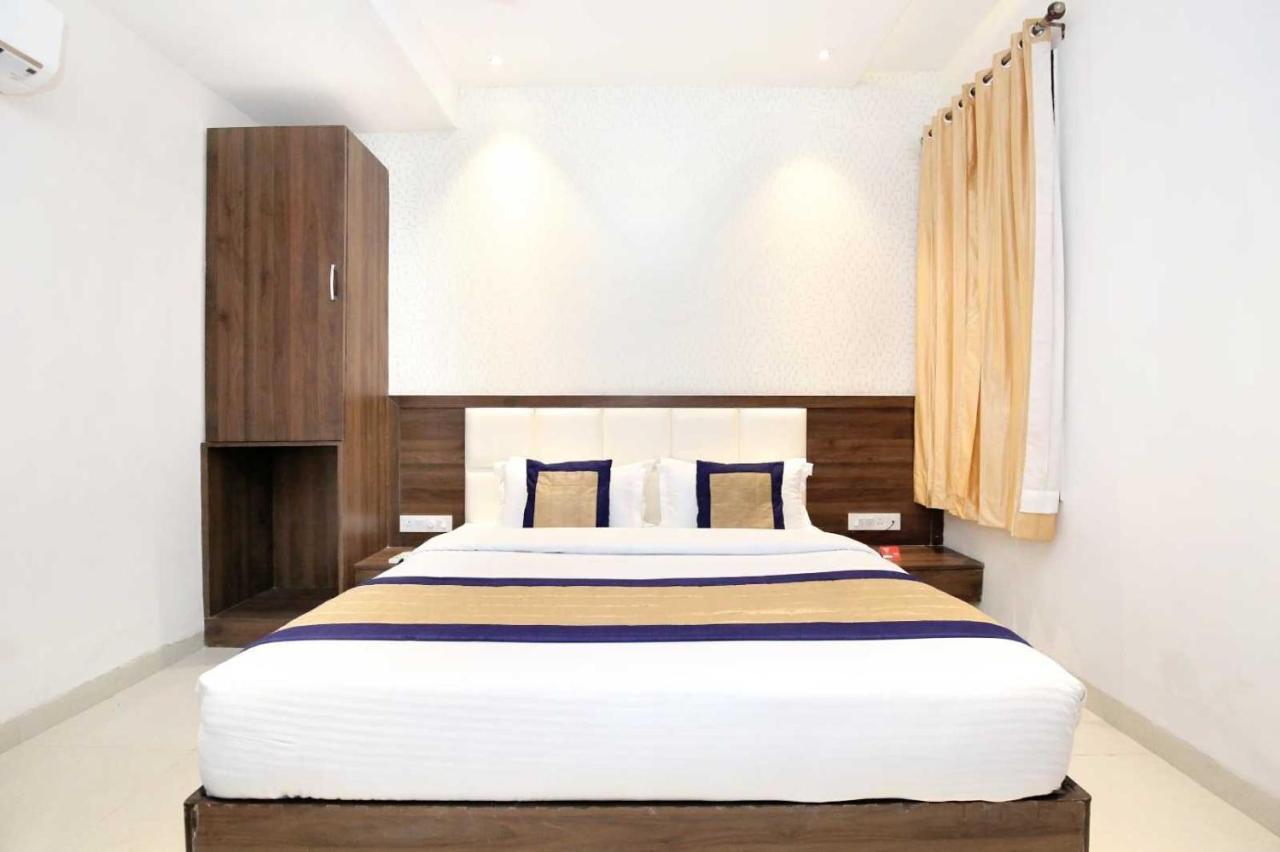 Hotel O Grand Star Amritszár Kültér fotó
