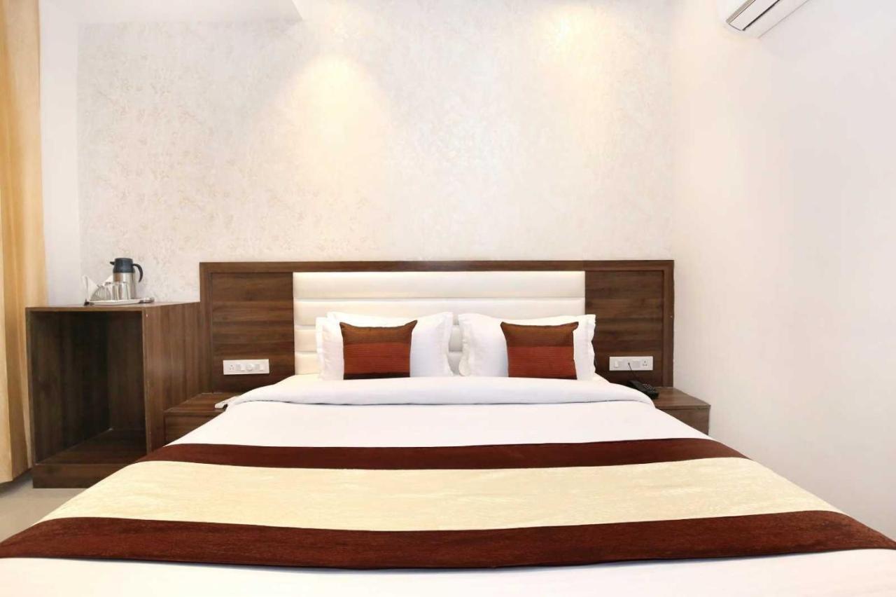 Hotel O Grand Star Amritszár Kültér fotó